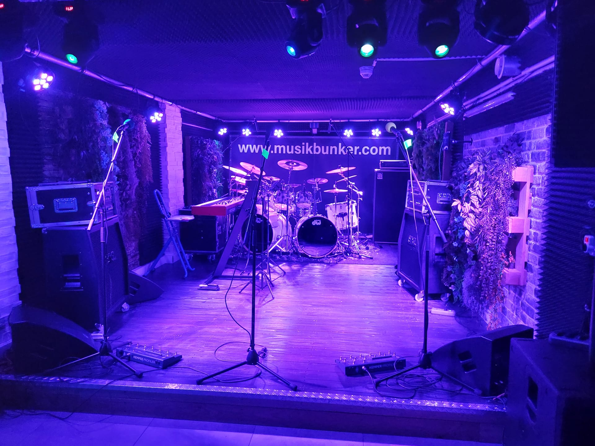 Weitere Ansicht der Bühne XXL im Musikerzentrum Rodgau