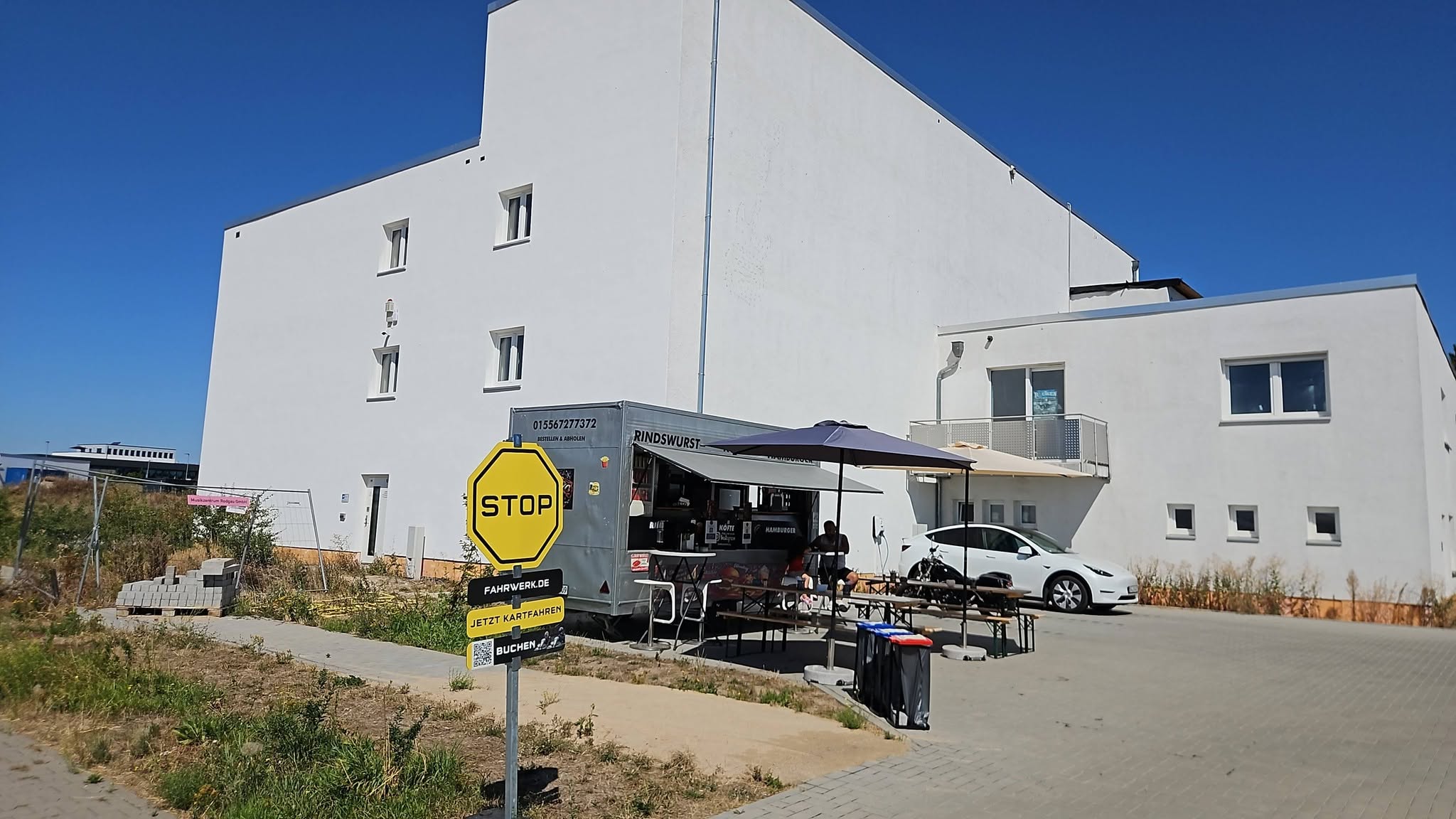 Musikerzentrum Rodgau an der Udenhoutstraße mit Musikerzentrum-Schriftzug