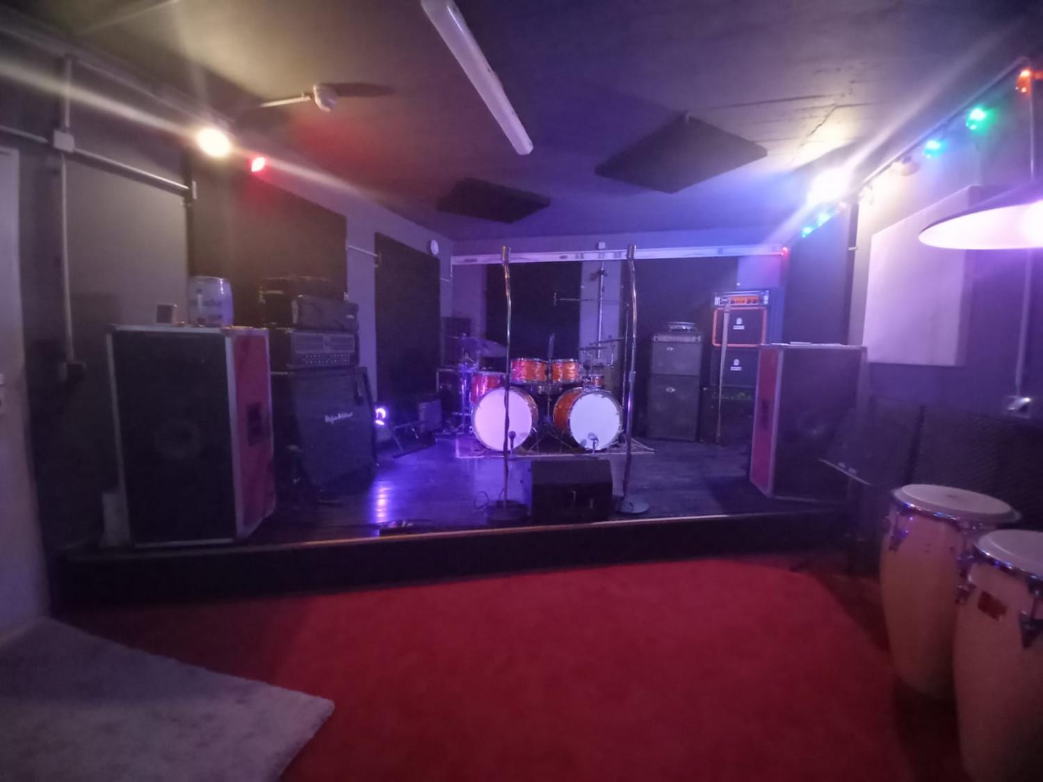 Historische Aufnahme eines Raum- oder Bühnenbereichs 13 im Musikerzentrum Rodgau