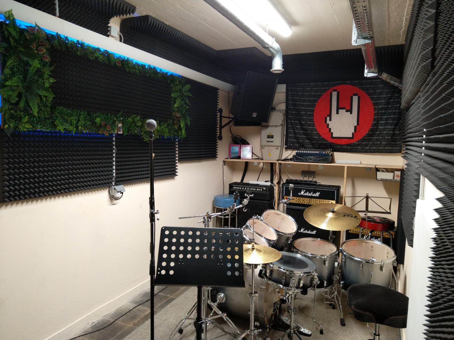 Historische Aufnahme eines Raum- oder Bühnenbereichs 39 im Musikerzentrum Rodgau